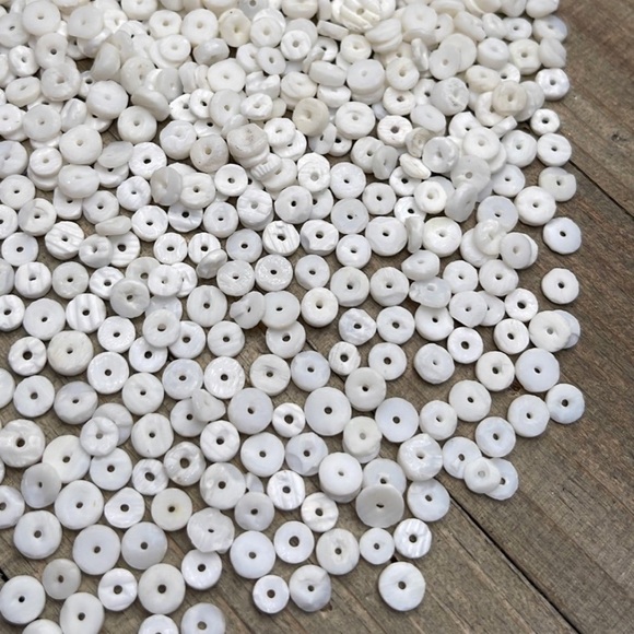 500+ Clay & Round Puka Shell Beads Mixed Jewelry Making Crafting DIY Bundle Lot - Picture 7 of 16